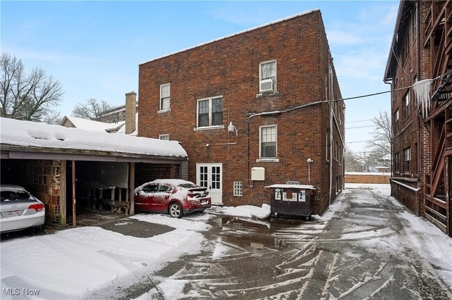 Building Photo - 111 N Portage Path
