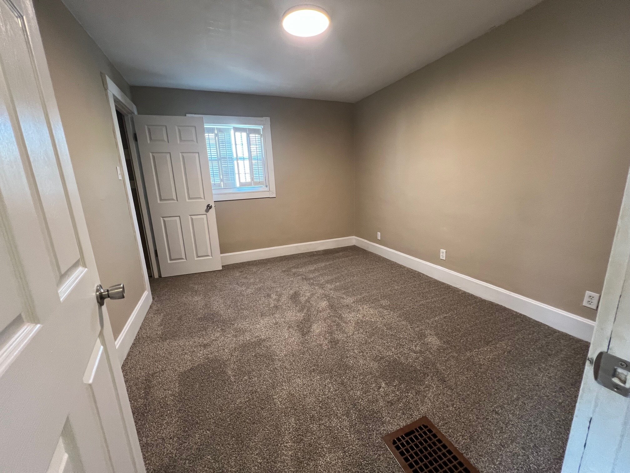 Building Photo - 3840 Olive Ave