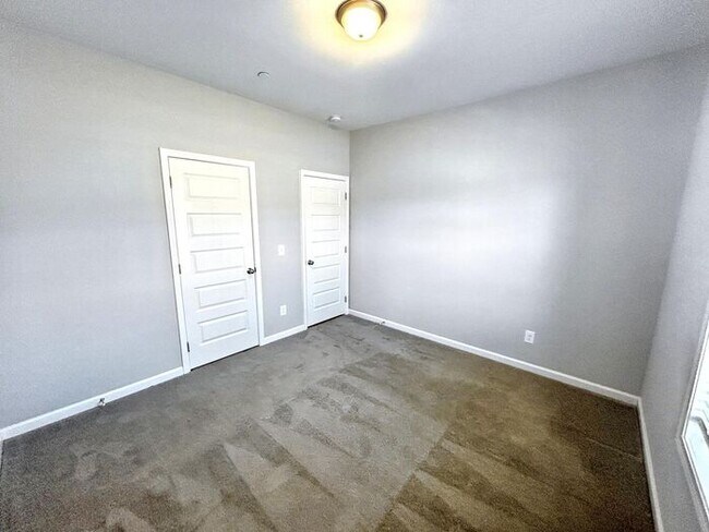Building Photo - 1109 Prospect Ct