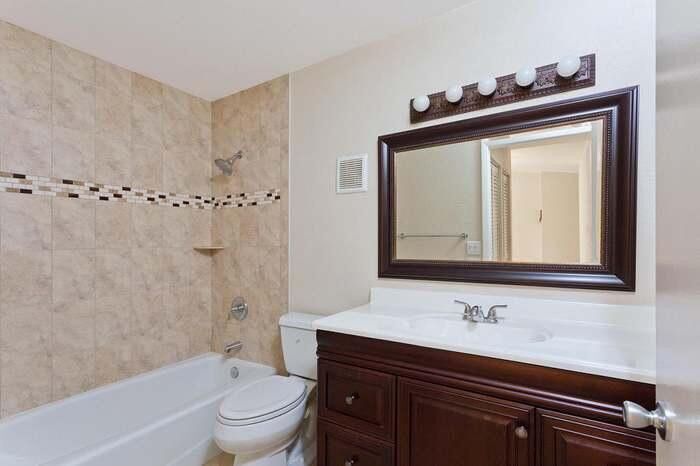 Building Photo - 39 Mayfair Ln