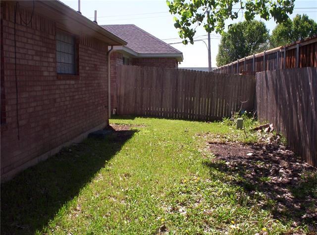 Building Photo - 3005 Huntington Ct