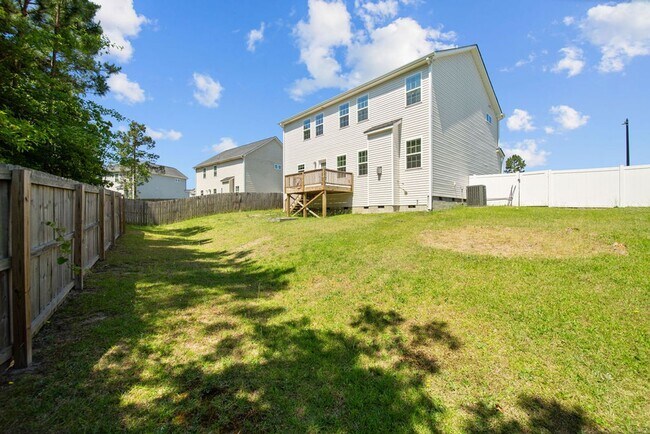 Building Photo - Gorgeous 3 Bed 2.5 Bath Home in Lexington Plantation