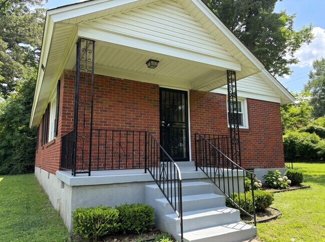 Building Photo - 3293 Ashland Dr
