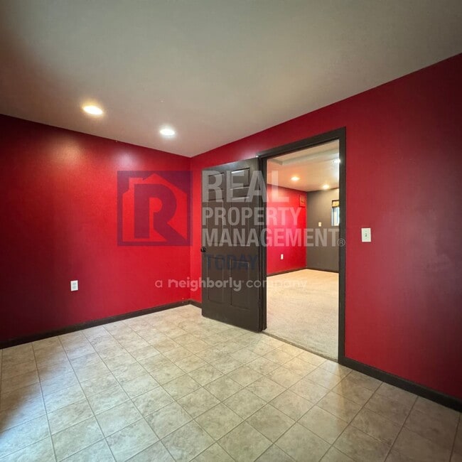 Building Photo - Rare 4 Bedroom Plus 4 Bathroom Home!