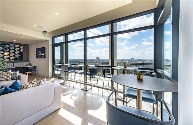 Building Photo - 3201 McKinney Ave