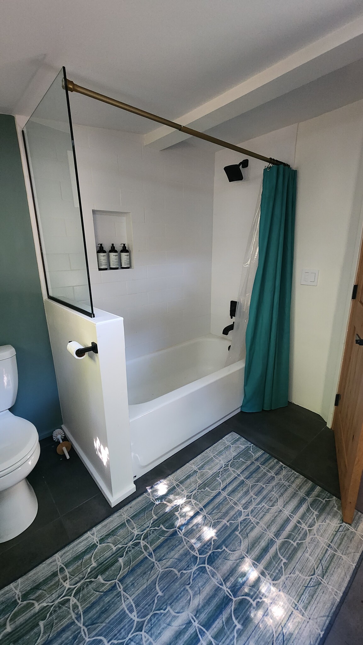 Building Photo - 9710 Mistletoe Rd