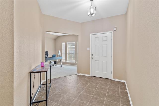 Building Photo - 9608 Straightaway Dr