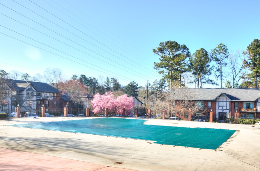 Olympic size pool - 6851 Roswell Rd