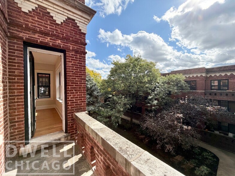 Building Photo - 2510 N Kedzie Blvd