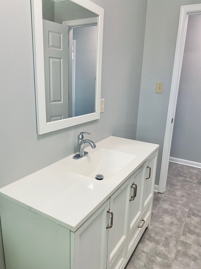 Building Photo - 15135 Montecino Dr