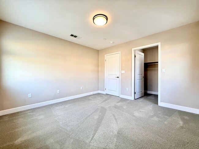 Building Photo - 7107 Oswego Ct