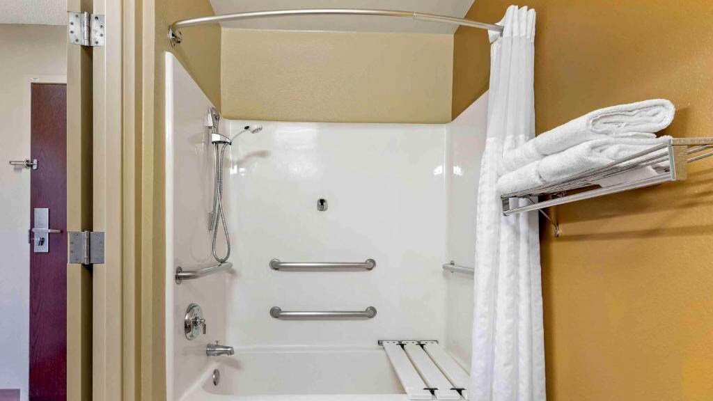 Building Photo - 9651 Seward Rd