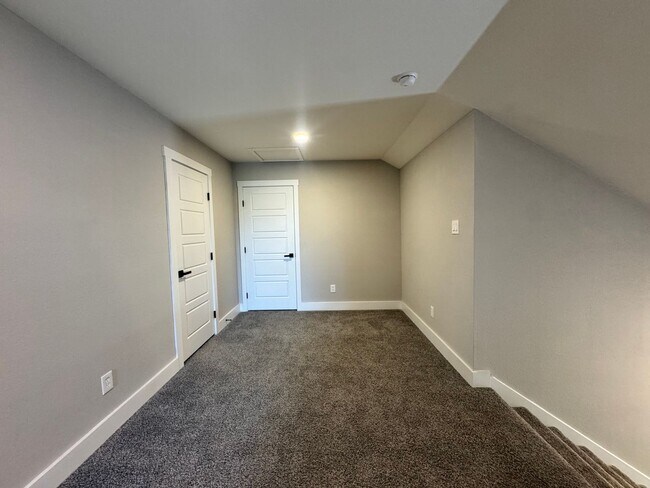 Building Photo - For Rent – 100 Brooklyn Dr, Canyon Lake, T...