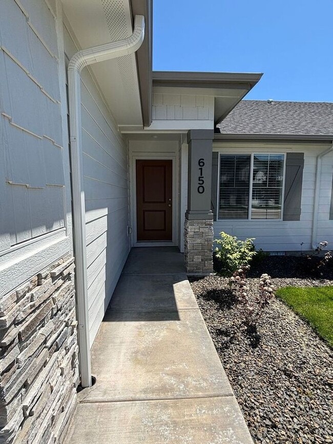 Building Photo - Roe Street Townhomes