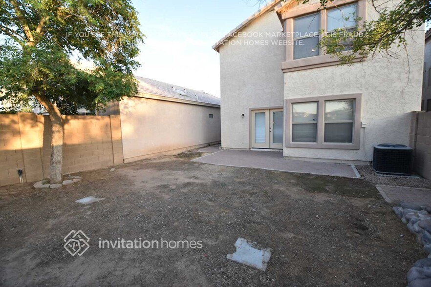 Building Photo - 10116 E Capri Ave