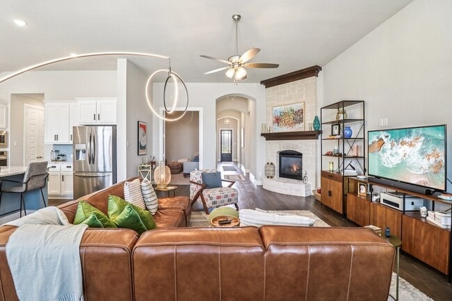 Building Photo - 847 Longbranch Way