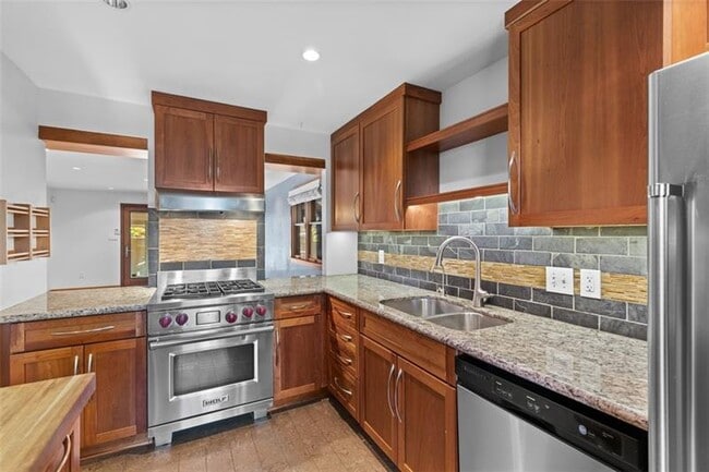 Building Photo - 718 Filbert St