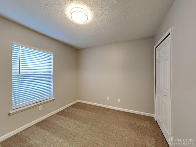 Building Photo - 11261 Salt Pond Dr E