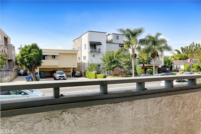 Building Photo - 3632 Dunn Dr