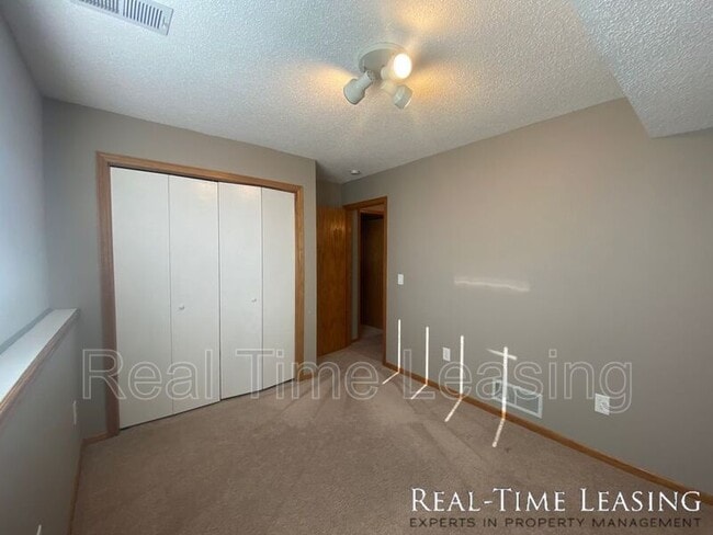 Building Photo - 8065 Lower 147th St W