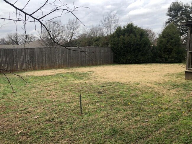 Building Photo - 112 Forestwood Dr