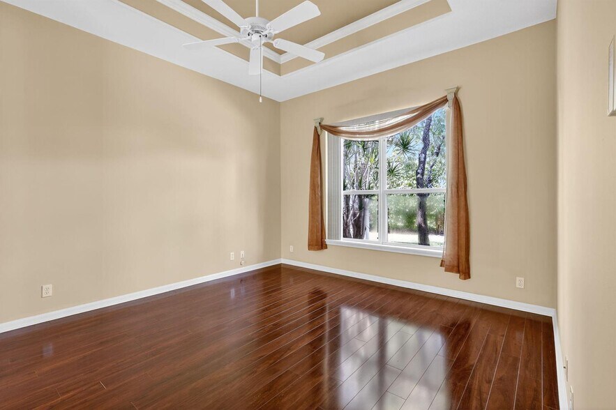 Building Photo - 8650 High Cay