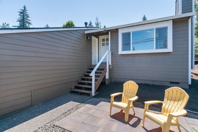 Building Photo - Charming Home in SW Portland