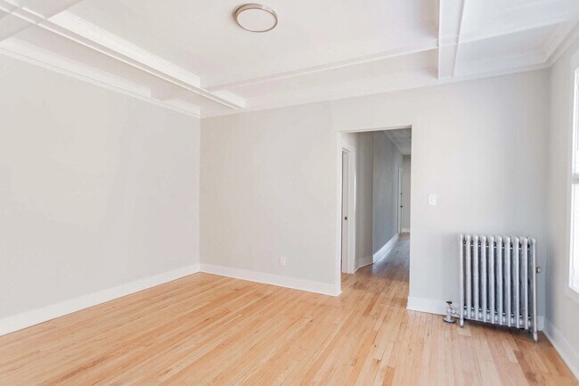 Building Photo - 6143 S Dorchester Ave