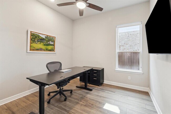 Building Photo - 9727 Birchwood Holw Trl