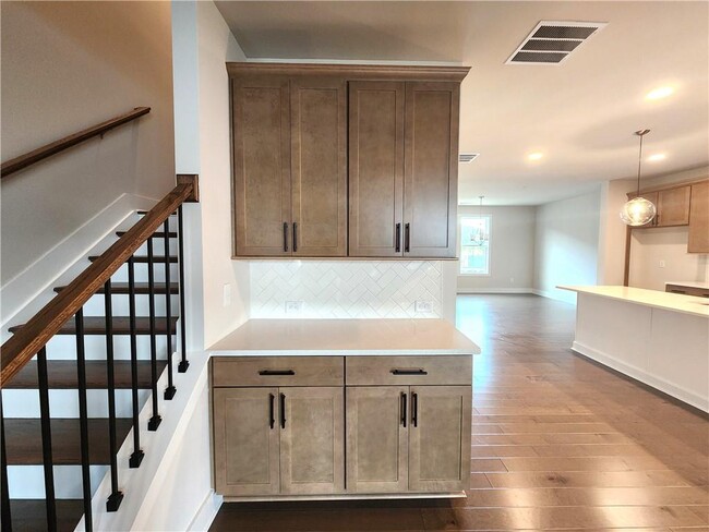 Building Photo - 1222 Waterfall Ct