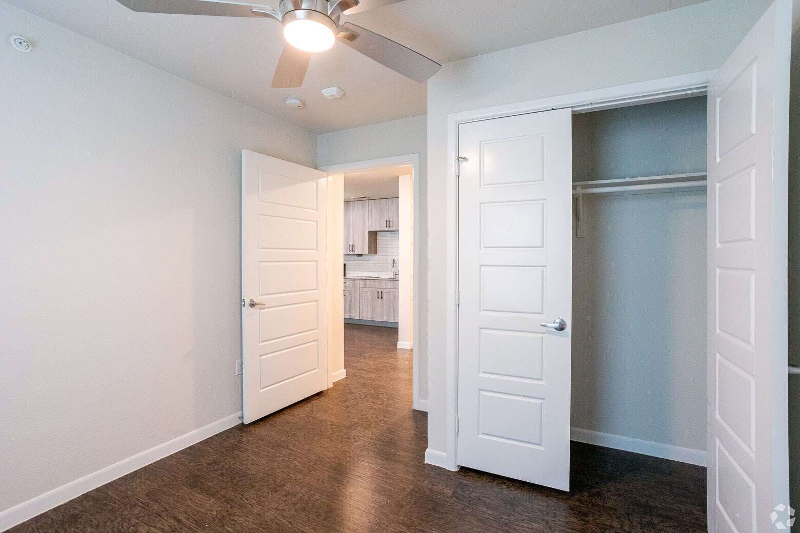 Building Photo - 3300 Oak Creek Dr