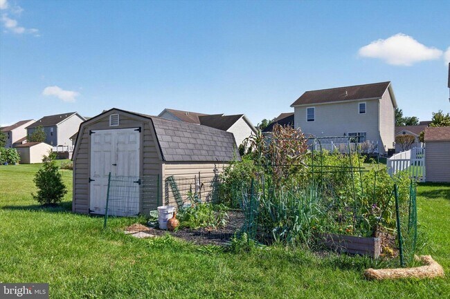 Building Photo - 48 Sussex Dr