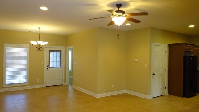 Building Photo - Minutes to MTM plant, Amazon, Polaris and Target Distribution