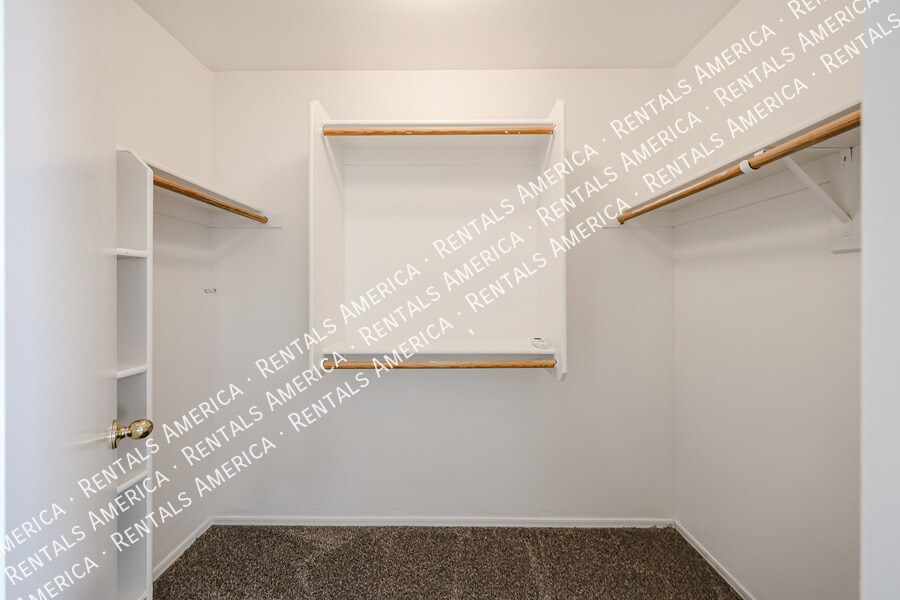 Building Photo - 1517 S 219th Dr