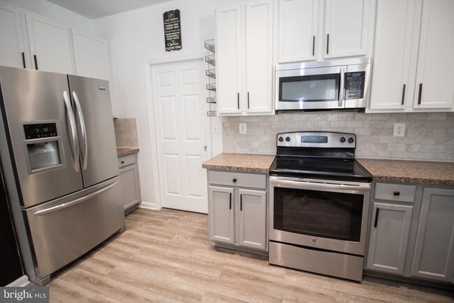 Building Photo - 45567 Bethson St