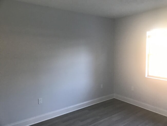 Building Photo - 492 Banyon Tree Cir