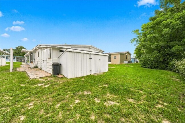 Building Photo - 7505 Fairlane Ave