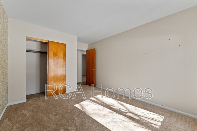 Building Photo - 423 Jenny Ln