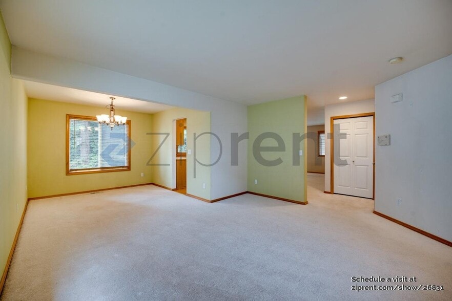 Building Photo - Unit