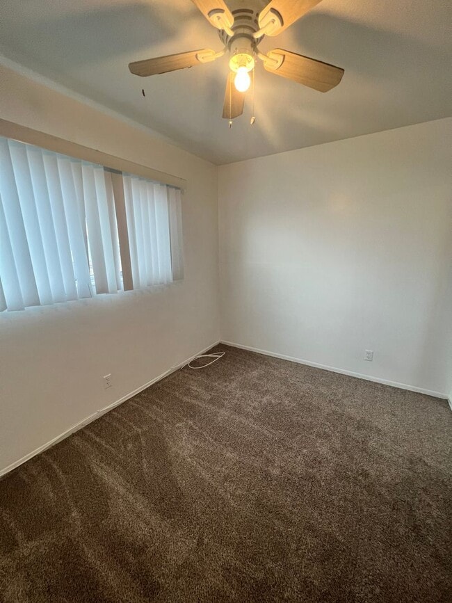 Building Photo - Ventura - Two bedroom ground floor apartment!