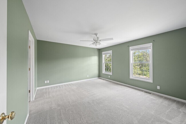 Building Photo - 406 Lakewood Dr