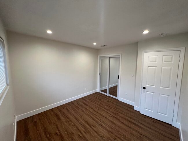 Building Photo - 4325 W 135th St