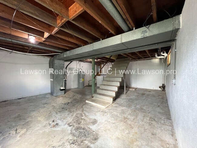 Building Photo - 511 Ruddell Rd