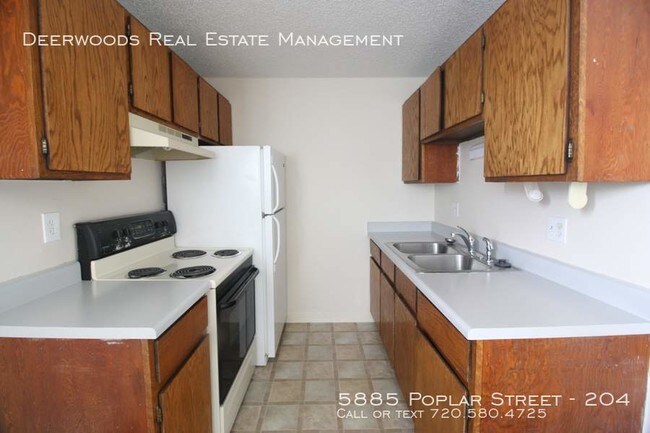 Building Photo - 5885 Poplar St