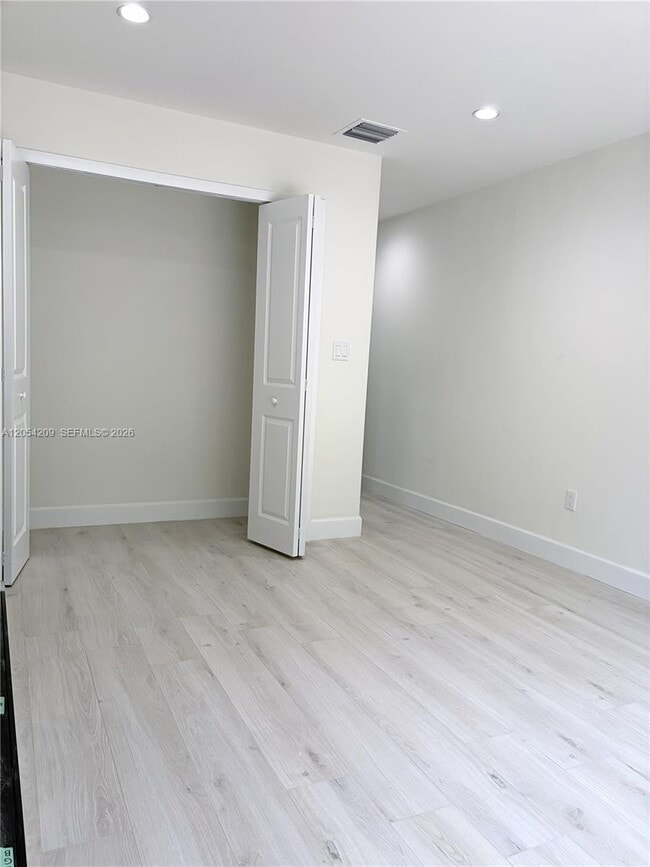 Building Photo - 3809 SW 82nd Ave