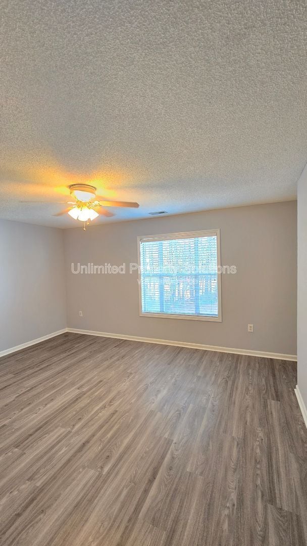 Building Photo - 4156 Breezewood Dr