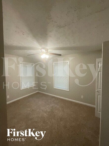 Building Photo - 4388 Marjorie Rd SW
