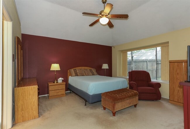 Building Photo - 16410 Salinas Ln