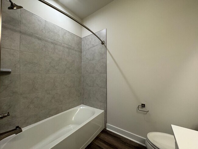 Building Photo - Modern 3 Bed 2.5 Bath Townhome In Beautiful Arcola Town Center