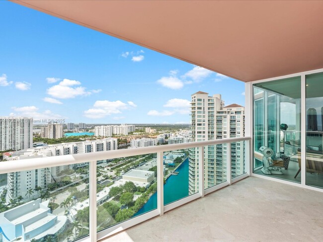 Building Photo - 3370 Hidden Bay Dr